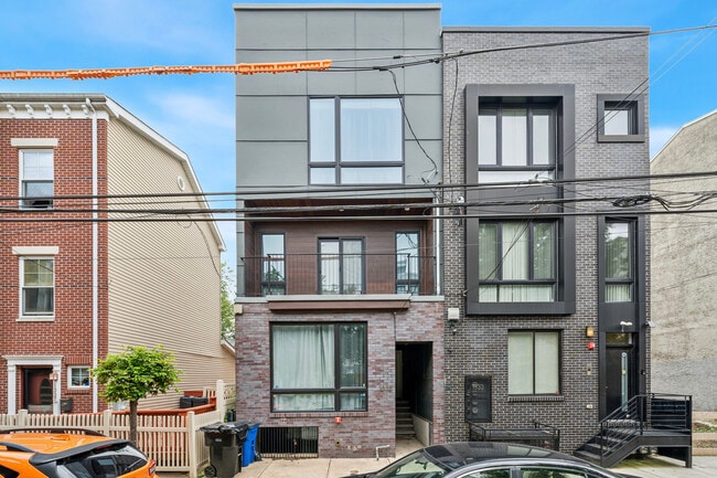 Building Photo - 1335 N 7th St Unit B Rental
