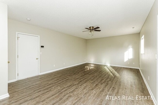1135 Marsh Hawk Dr