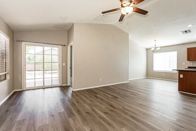 4127 E Mica Rd