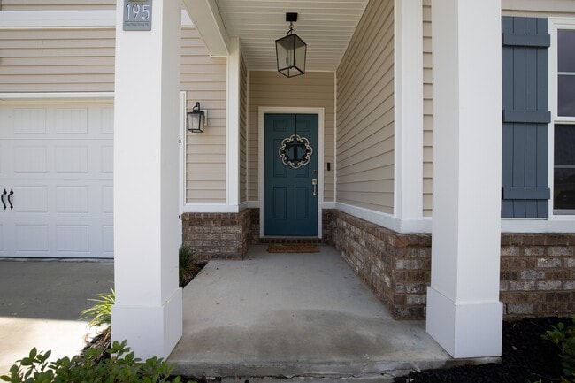 Photo - 195 Deerfield Dr NE