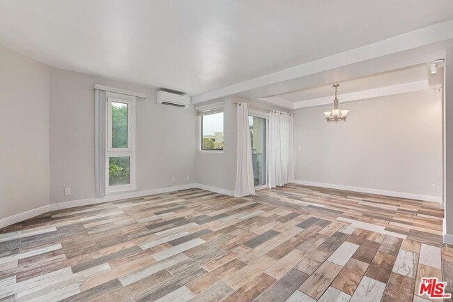 Photo - 11789 Montana Ave Unidad 11