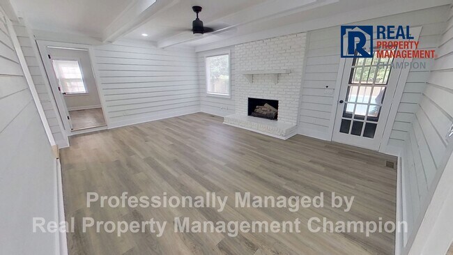 12 Creekstone Ln