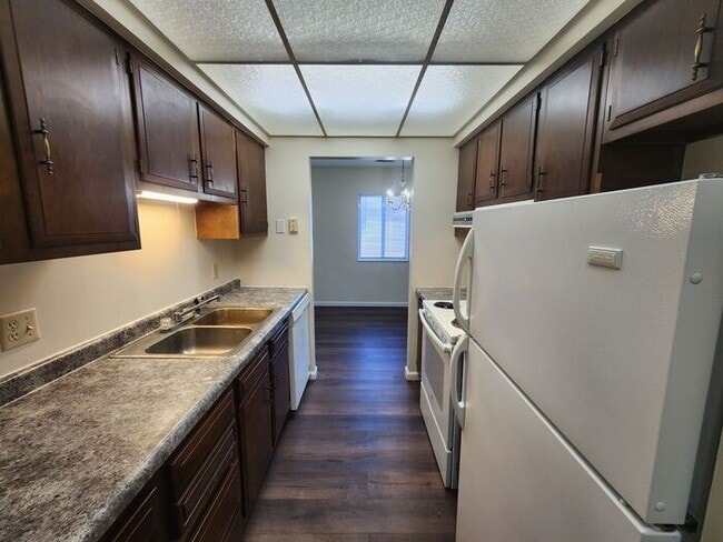 Photo - 2 Bedroom Apartment Across from Baesler's