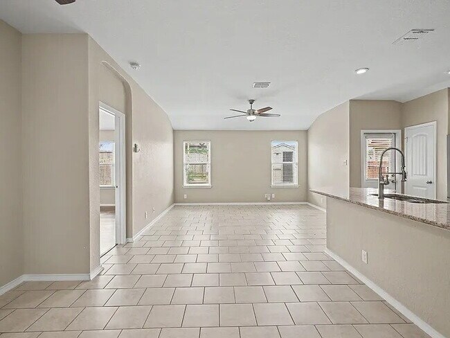 Photo - 139 Kildeer Creek