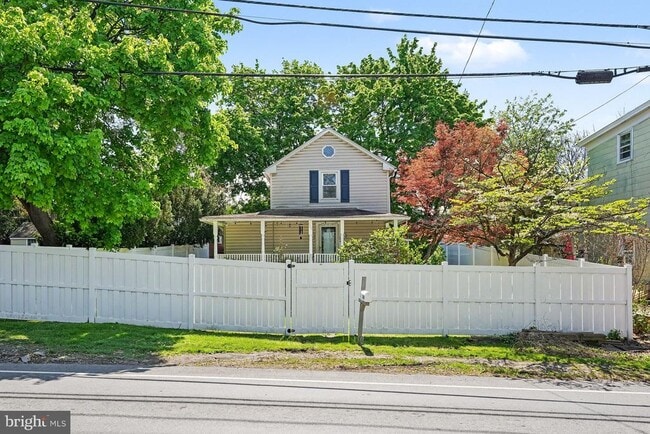 Photo - 504 W Pothouse Rd