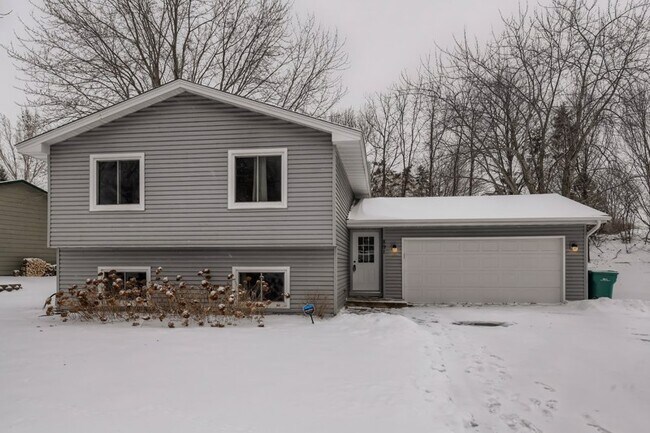 891 Nez Perce Ct, Chanhassen, MN, 55317 - 891 Nez Perce Ct, Chanhassen, MN, 55317 House