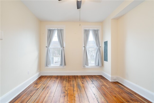 Photo - 178 Main St