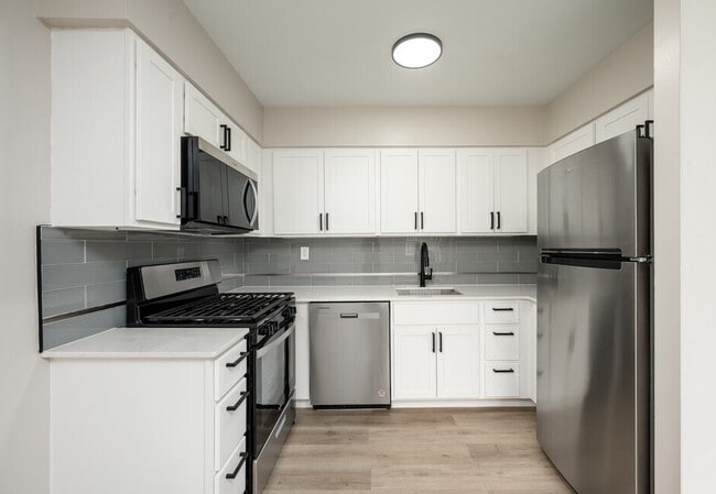 Photo - Williamsburg North