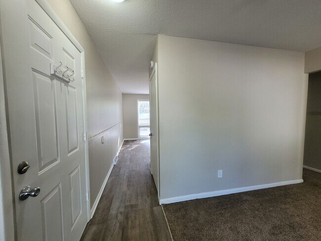 Photo - 4613-4615 Southeast 3rd Court Unidad 4613 Southeast 3rd Court