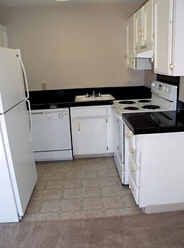 Kitchen - Crystal Shores Apartments