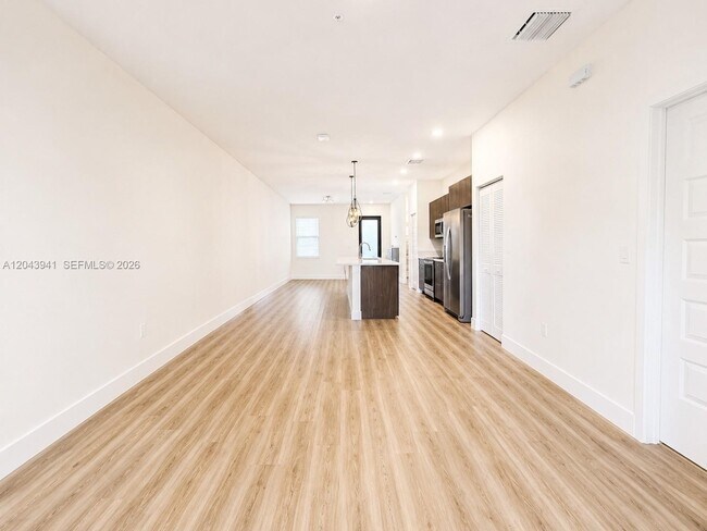 Photo - 8015 NW 104th Ave Unidad 21