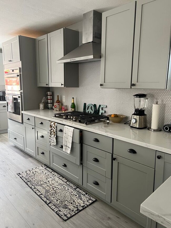 Photo - 808 Colton Dr