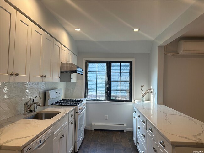 Photo - 43-20 Orient Ave Rental