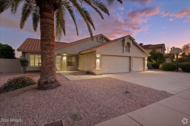 Building Photo - 5623 E Gelding Dr Rental
