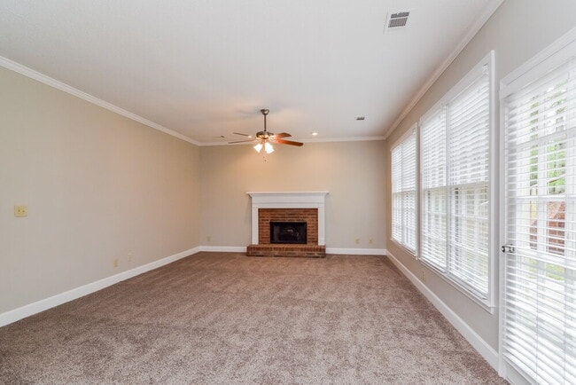 Photo - 1052 Laurel Valley Dr SW