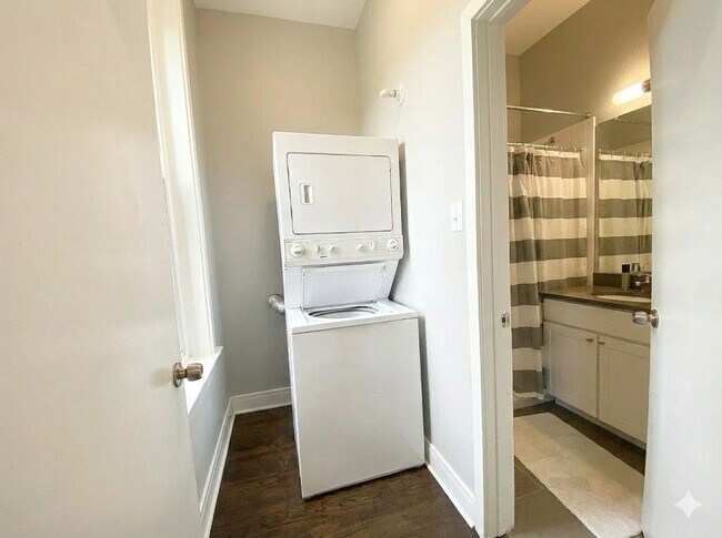 Photo - 2129 N Racine Ave Unit 2