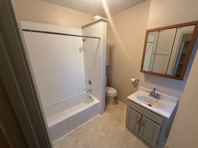 Photo - 11 New Hampshire Ave Unit 2