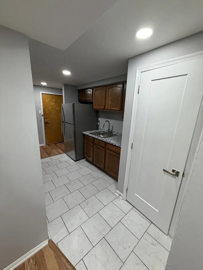 Photo - 7057 Cresheim Rd Unit B14