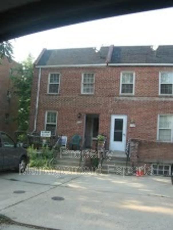 Building Photo - 1559 19th St N Unit Apt 3