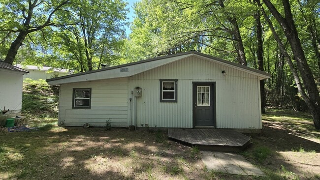 Building Photo - 14690 W Pine Lake Rd
