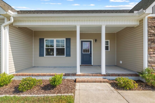 Photo - 3 bedroom with bonus room in Holly Ridge is available now!