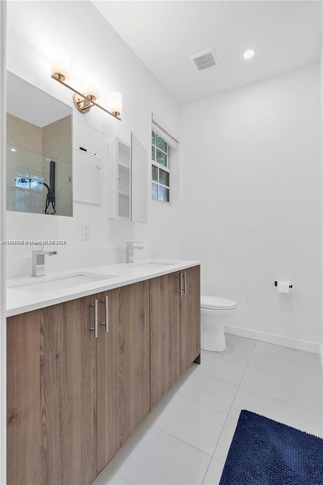 Photo - 1350 Crystal Way Unit 108