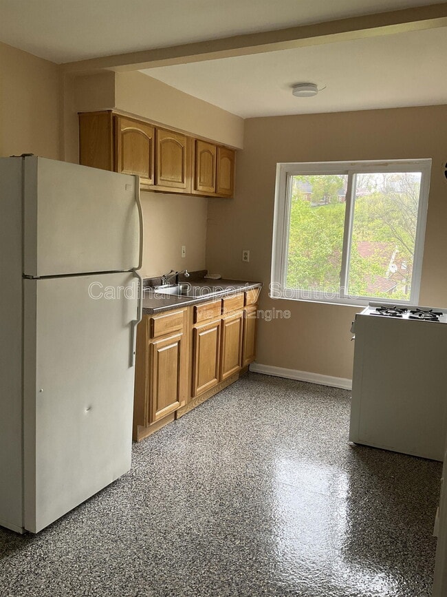 Building Photo - 126 Glenridge Pl Unit A Rental
