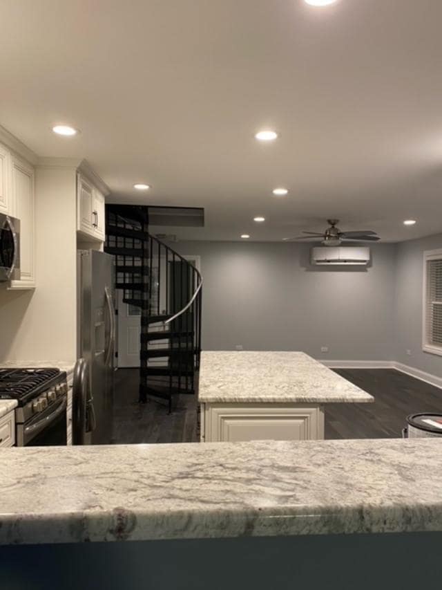 Photo - 3016 Grove Ln