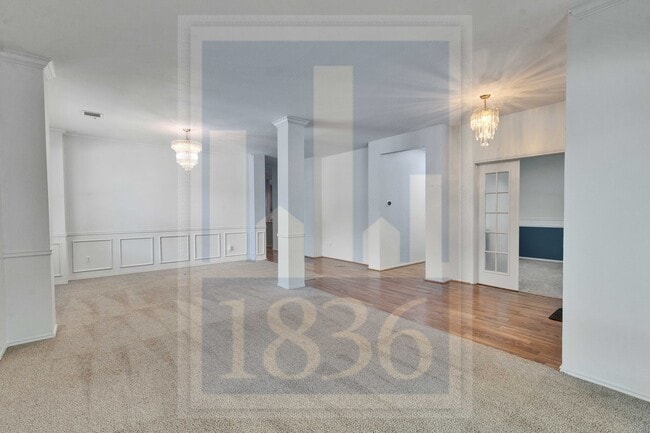 Photo - 1204 Thackeray Ln