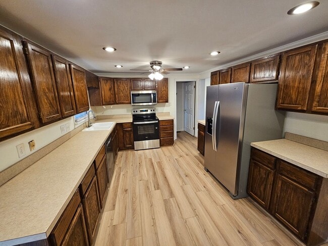 1318 Planters Dr