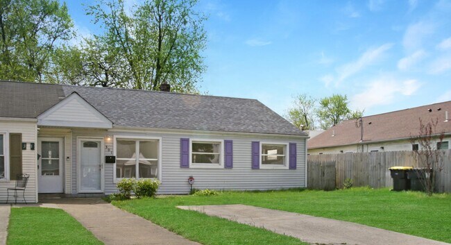 Photo - 301 Sheridan Dr House