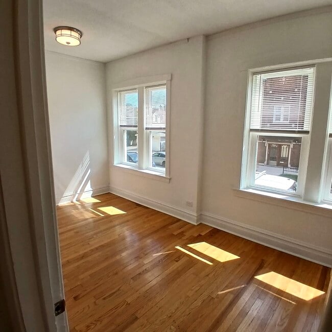 Photo - 4652 W Palmer St Unit 1