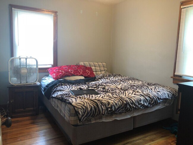 Photo - 524 Adrian St