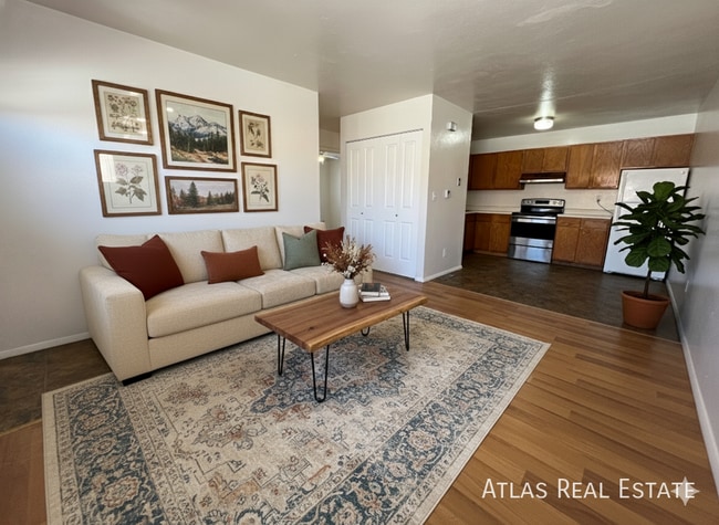 Building Photo - 4340 Ericson Dr Unit 2