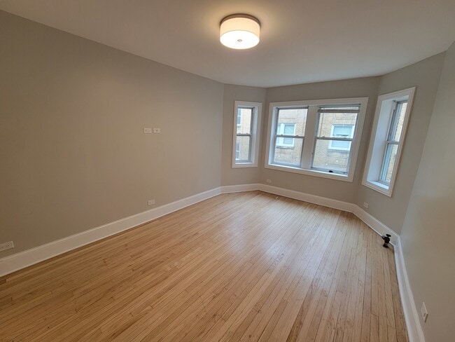 Photo - 6430 N Richmond St Unit 2W