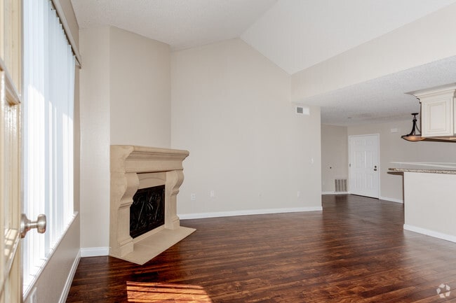 2BR,2BA - 950 SF