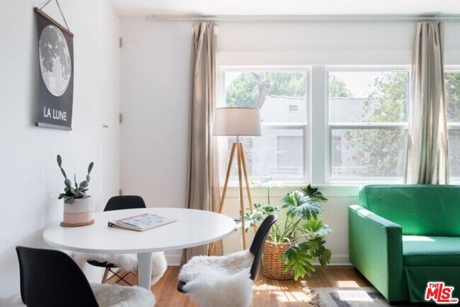 Photo - 1933 Kent St