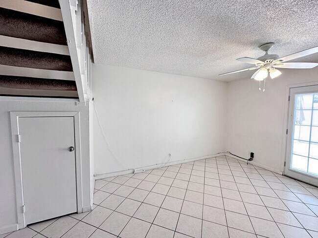 Photo - 3 BEDROOM 2.5 BATH TOWNHOME