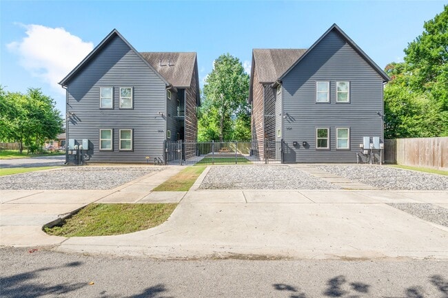 Building Photo - 3424 Tuam St Rental