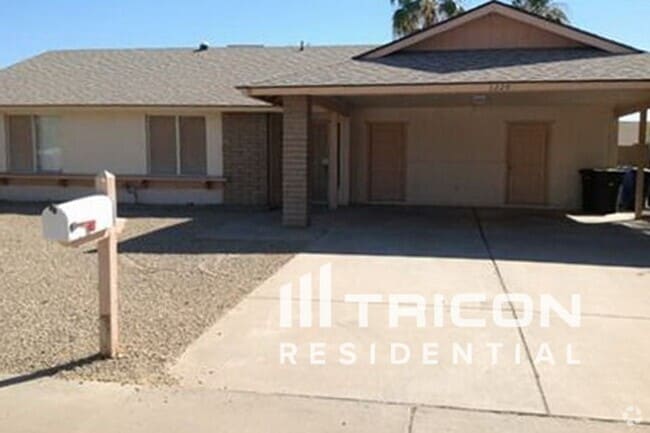 Building Photo - 3224 N Woodburne Dr Rental