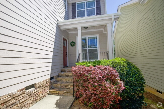 Building Photo - "Spacious 4-Bedroom Gem with 2.5 Baths at ... Rental