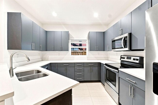 Photo - 432 NE 16th St