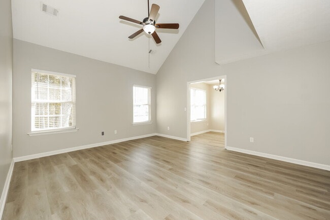 Photo - 1925 Port James Cir