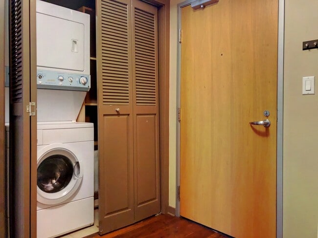 Photo - 1 Bed, 1 Bath + Storage - South Beach/SOMA...