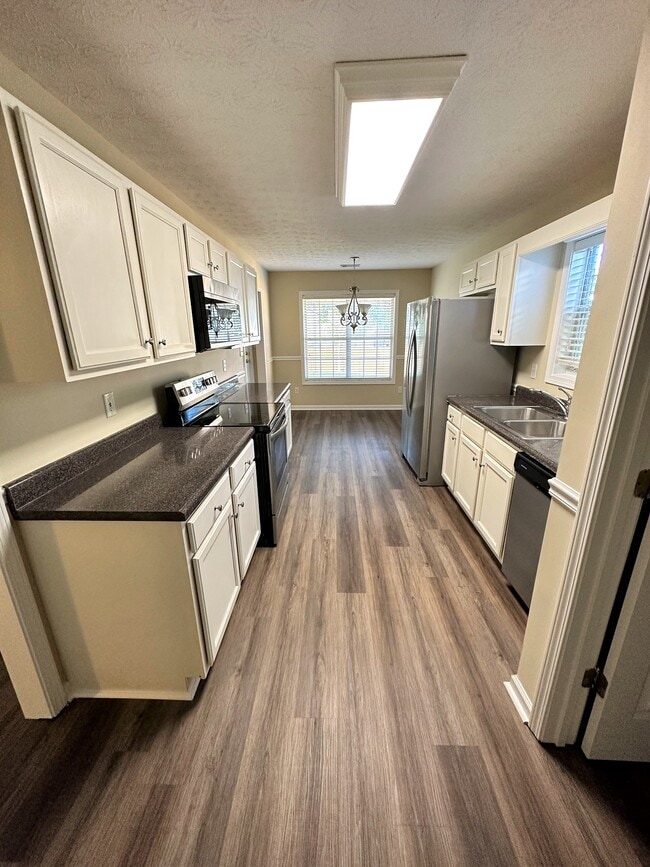 Photo - 2162 Jefferson St