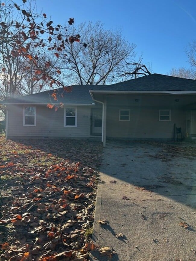 Building Photo - 1716 S Olive St Unit 1718 S Olive