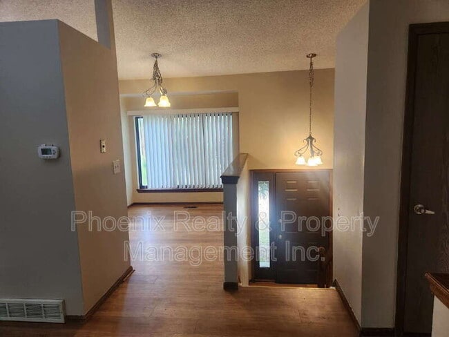 Photo - 146 Lois Dr