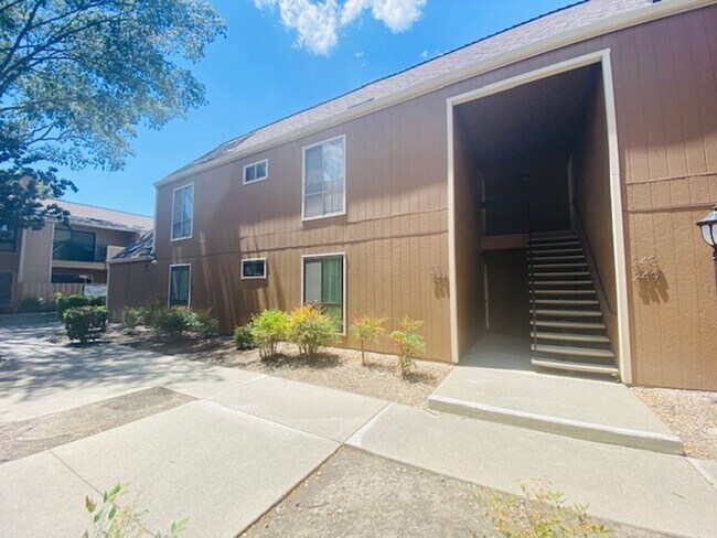 Charming 3BD/2BA Lower Unit Condo, The Vin... - Charming 3BD/2BA Lower Unit Condo, The Vin...