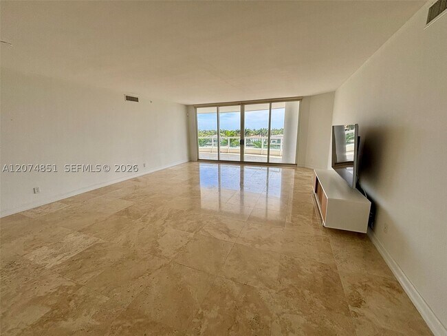 Photo - 21050 Point 604 Unit 604