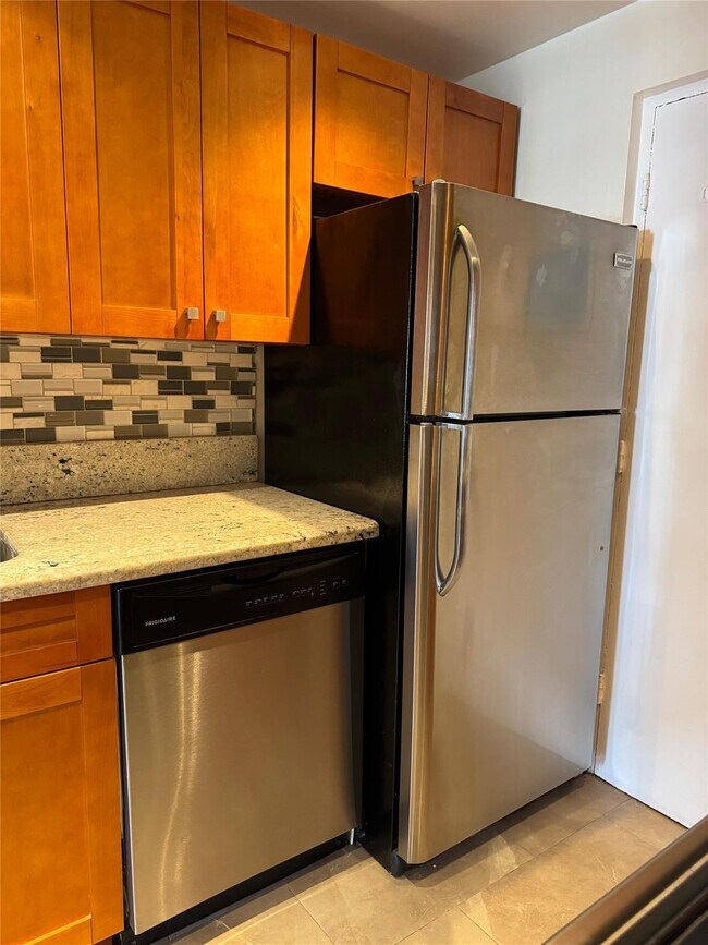 Photo - 1407 NE 56th St Unidad 201